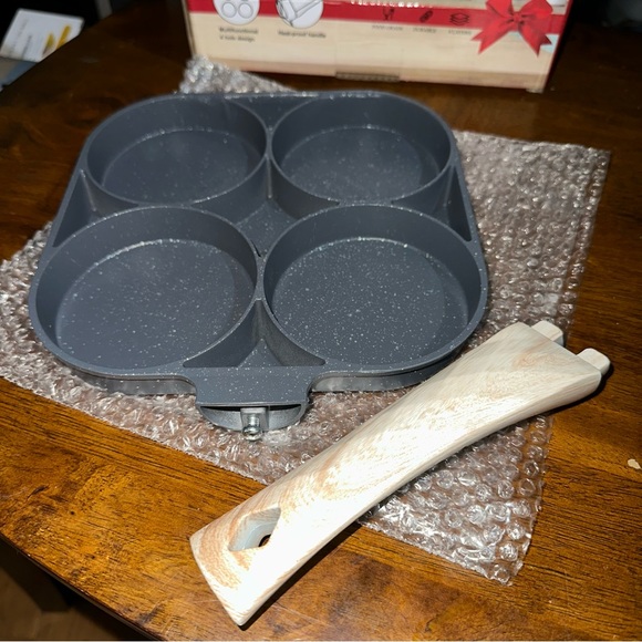 1pc Fry Pan For Egg, Non Stick Ham Pancake Maker w/ Wooden Handle, 4 holes - Picture 4 of 8